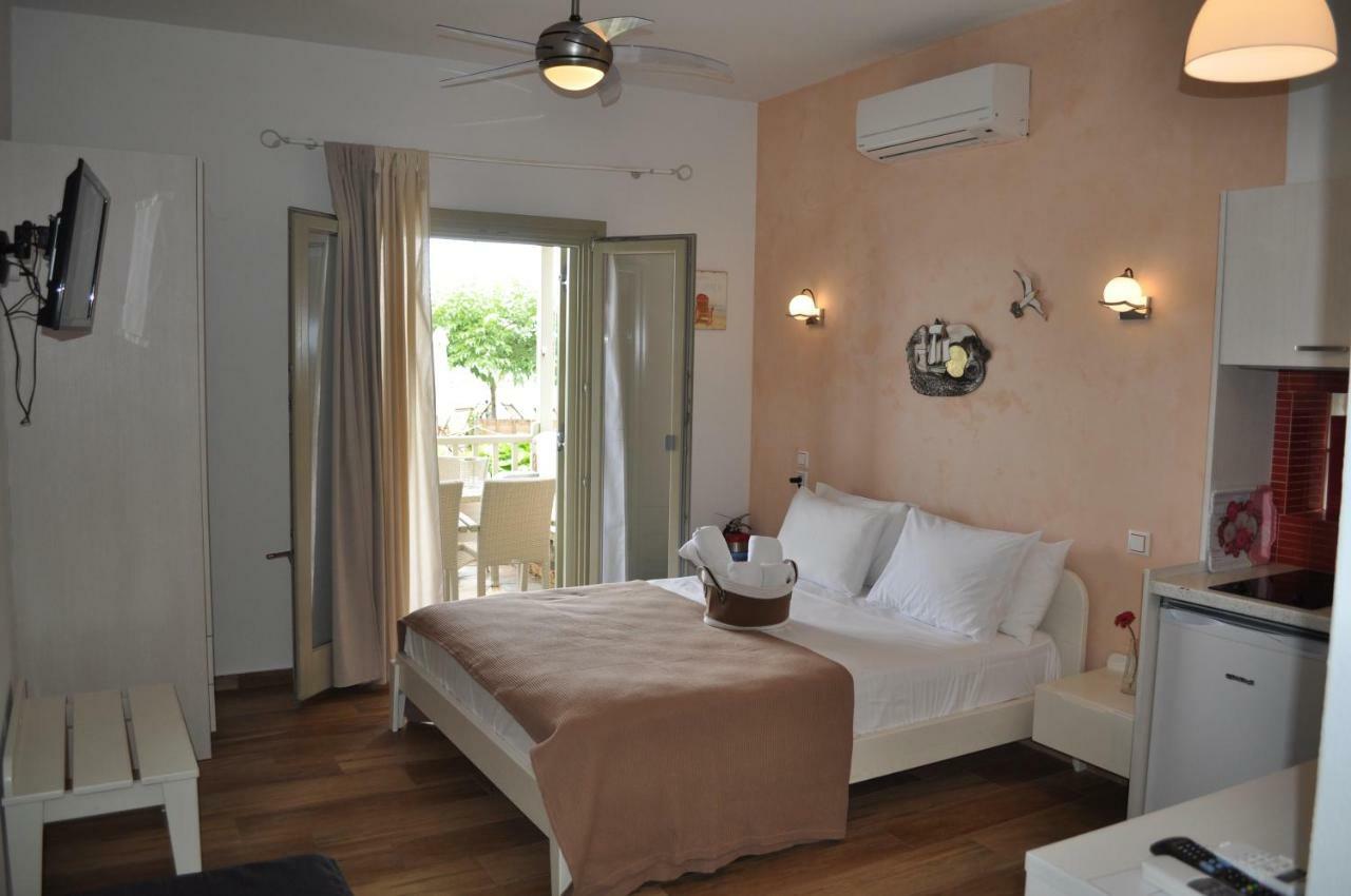 Studios Yalos Хорефто Екстериор снимка